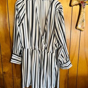 Fashion Nova size 1x Romper with pockets